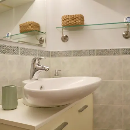 Apartament Bilocale Con Parcheggio Incluso In Via Amba Alagi *